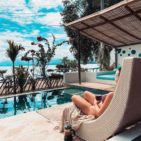 Serenity Luxurious Beachfront Villa & Spa With Private Infinity Pool, 8 Guests Gili Air Eksteriør billede